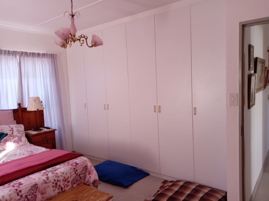 3 Bedroom Property for Sale in Wavecrest Eastern Cape